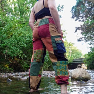 Pantalones de pana con retazos / Pantalones de estilo urbano de ganchillo verde hechos a mano / Moda alternativa reciclada / Ropa única imagen 7