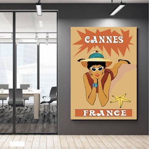 Póster digital retro de Cannes, Francia, impresión artística vintage de chica playera, decoración de pared de la Riviera Francesa de mediados de siglo, póster imprimible de la costa de verano.