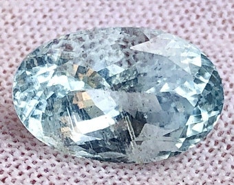 Aguamarina musgosa natural facetada ovalada de 5,20 quilates (13,20 x 8,50 mm)