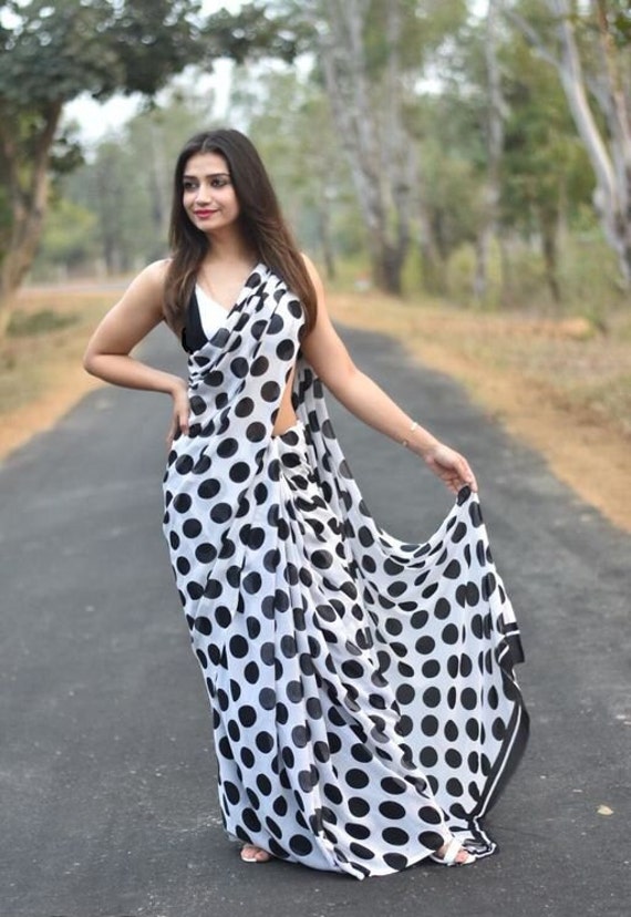 Women's Georgette Polka Dot Printed Saree With Unstitched Blouse Piece. 