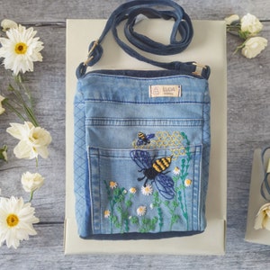 Petit sac à bandoulière brodé abeille et fleurs sac en jean broderie florale sac à main pour femme sac d'été adolescent fille cadeau pochette pour téléphone