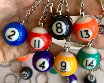 Llavero Pool Ball 8, llavero de bola de billar real en miniatura, lindos regalos vintage divertidos para él y ella