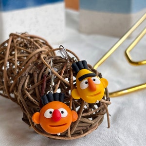 Spaß nette Polymer Clay Puppe Ohrringe baumeln, Cartoon Anime Ohrringe, handgemachte Minimalist Schmuck Weihnachtsgeschenke