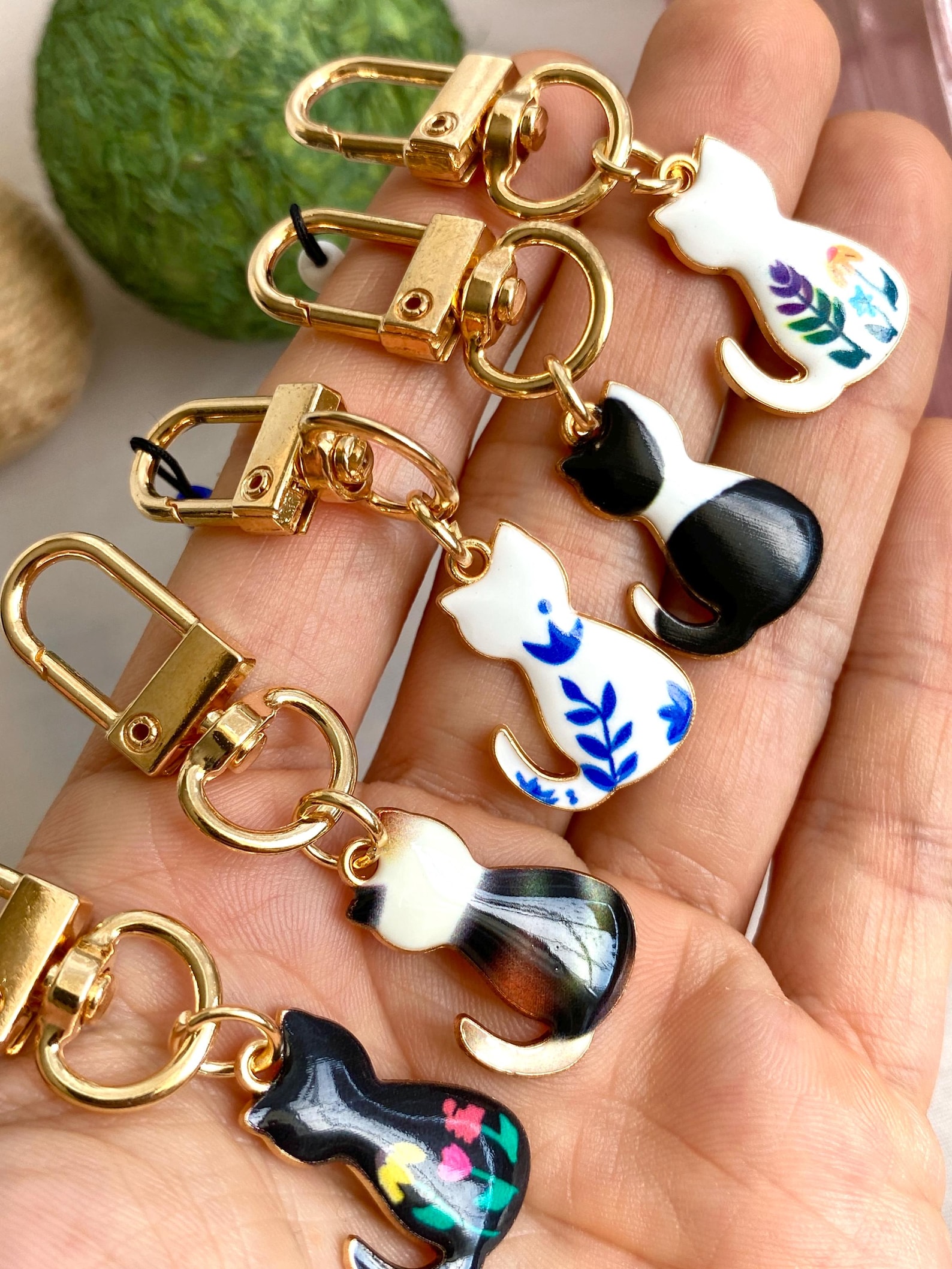 Personalized Cat Keychain, Custom Name Beaded Pet Keyring, Cute Gold ...