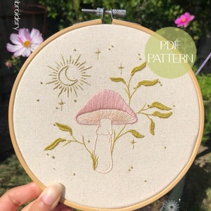 Pilz im Mondschein Stickmuster | Digitaler Download Muster | Farbe mit Fäden | Handstickmuster | Pilz Design