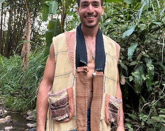 Colete exclusivo com fusão tribal – Costura Sashiko, Fecho com miçangas Akha, Ideal para festivais