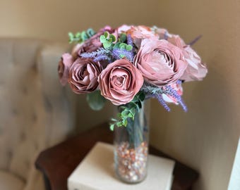 Blush rosa Papier Rosenstrauß | Romantisches Blumengesteck, Brautdekor