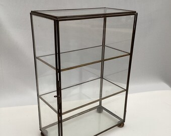 Vitrine vintage en verre, armoire de table en verre