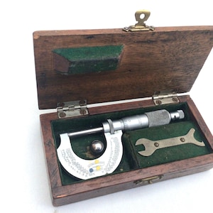 Micrometer Moore and Wright Sheffield England Made