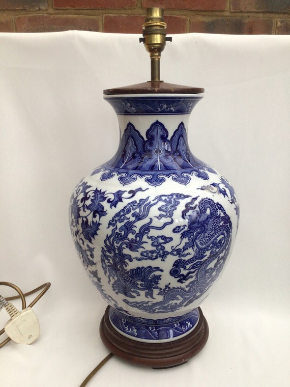 Blue & White Porcelain Vase Lamp - Dragon Design Blue & White Porcelain Vase Lamp - Dragon Design