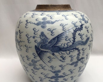 Dragon chinois antique et pot phonique. H. 18,5 cm