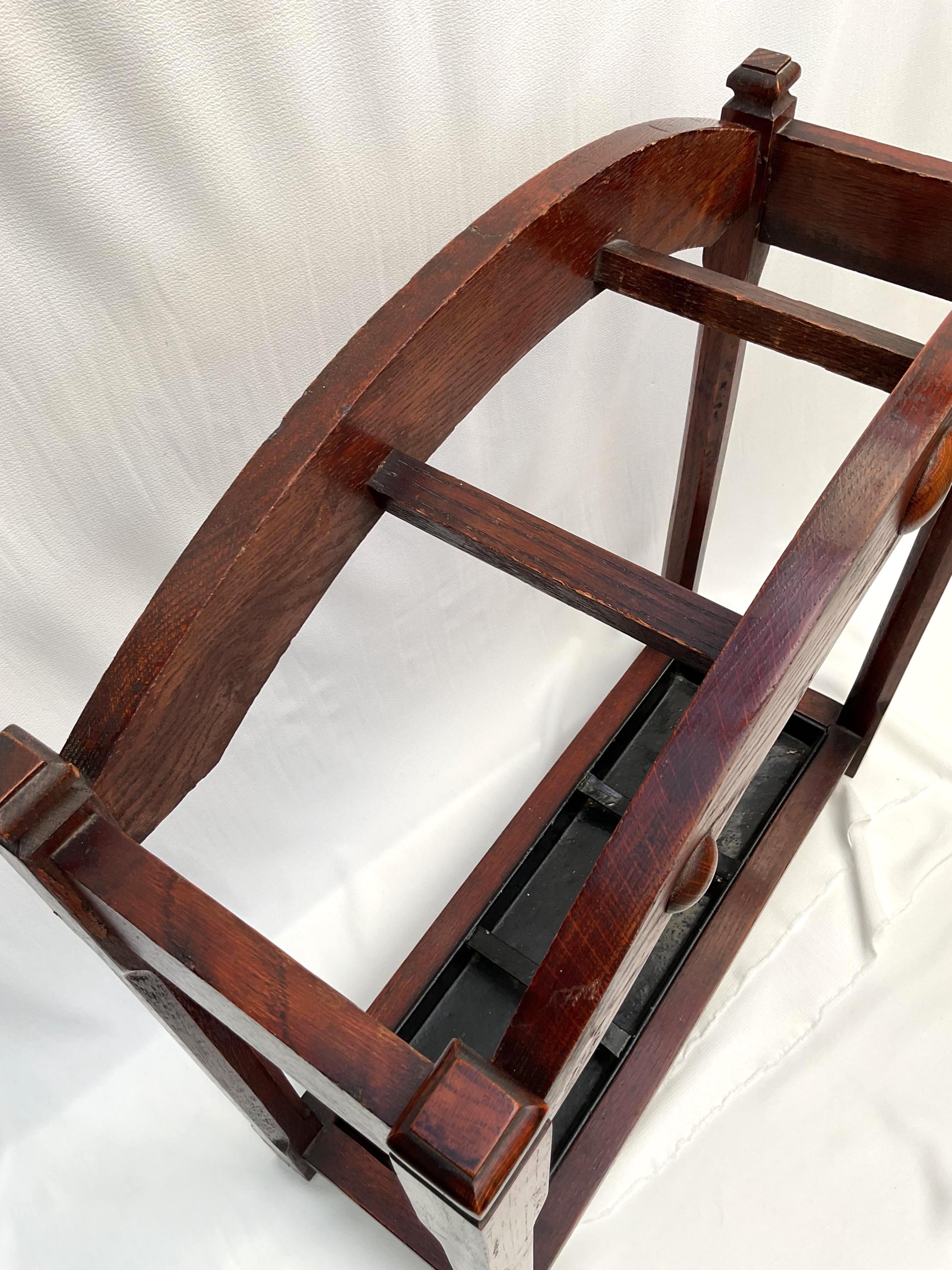 20世紀初頭の英国製オーク無垢材製大型傘立て。ステッキスタンド。幅