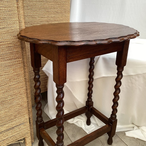 Antique England Oak Barley Twist Lamp Table, End Table. H. 72cm