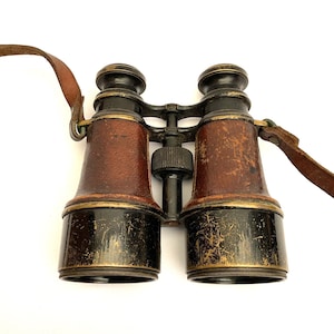 Prismáticos militares antiguos de la Primera Guerra Mundial. Prismáticos L Petit Fabt Paris franceses