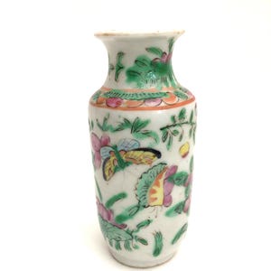 Antique Canton Chinese Famille Rose Porcelain Miniature Vase. 8.5cm H