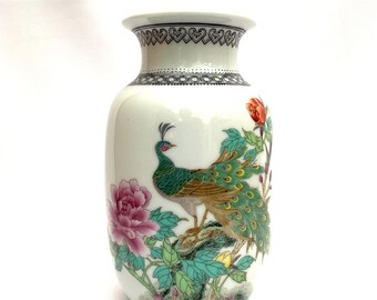 ヴィンテージの中国製、手描きの孔雀模様の磁器製花瓶。高さ18cm