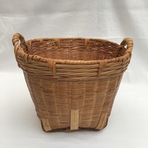 Cesta de vime de bambu vintage feita à mão: balde de armazenamento de meados do século