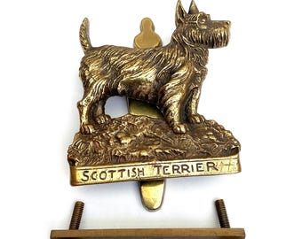 Aldaba de puerta de latón con forma de perro Scottish Terrier de principios/mediados de siglo. Inglaterra.