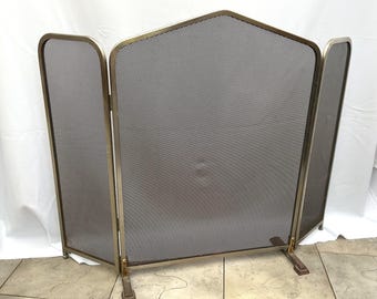 Vintage witmetalen open haardscherm.  B. 96 cm