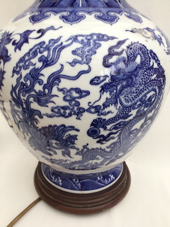 Blue & White Porcelain Vase Lamp - Dragon Design Blue & White Porcelain Vase Lamp - Dragon Design