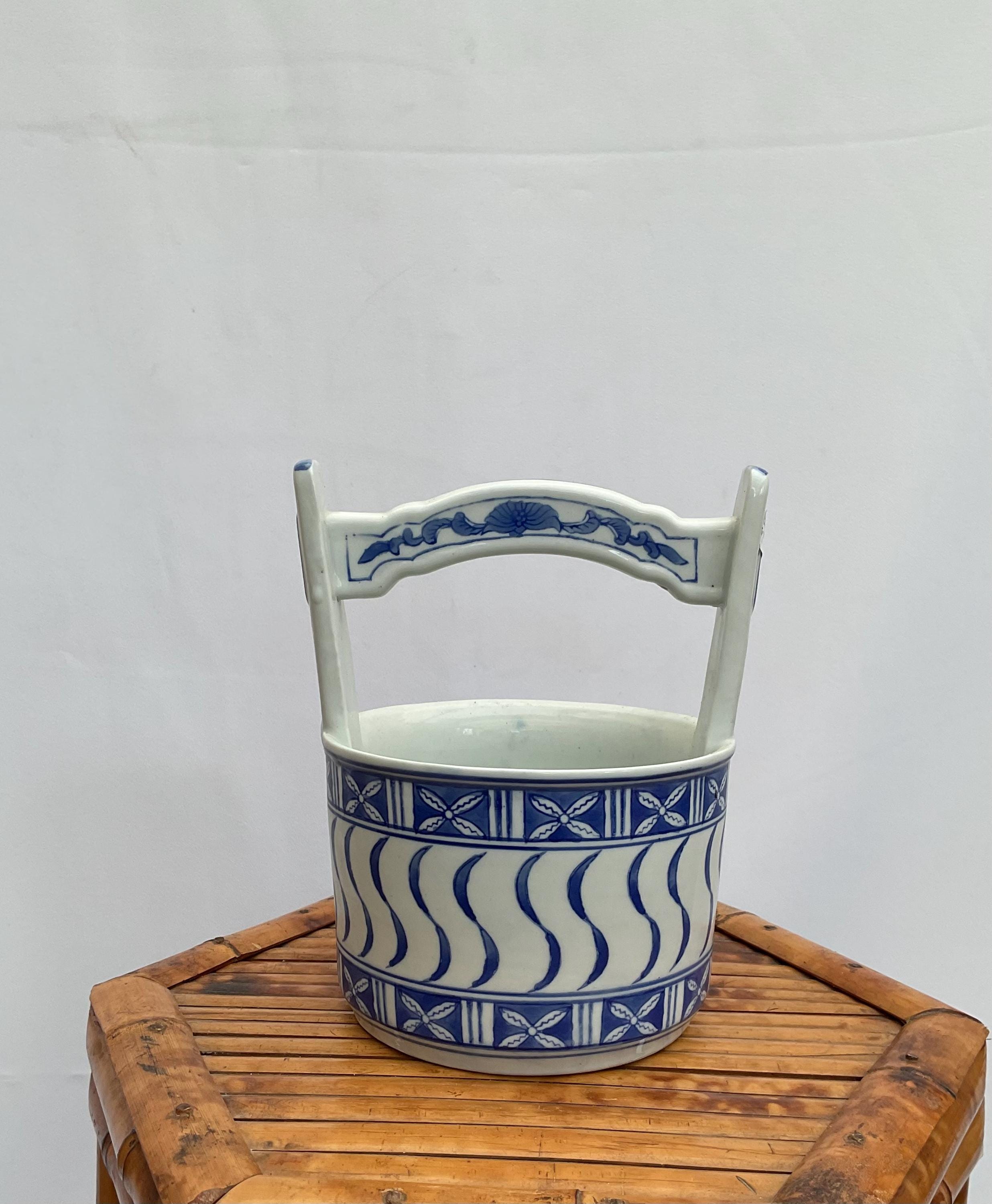 ヴィンテージの日本/中国の手描きの青と白の磁器の植木鉢プランター