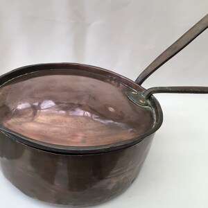 Large 19th Century Antique Heavy Copper Saucepan with Lid. Weight. 3kg