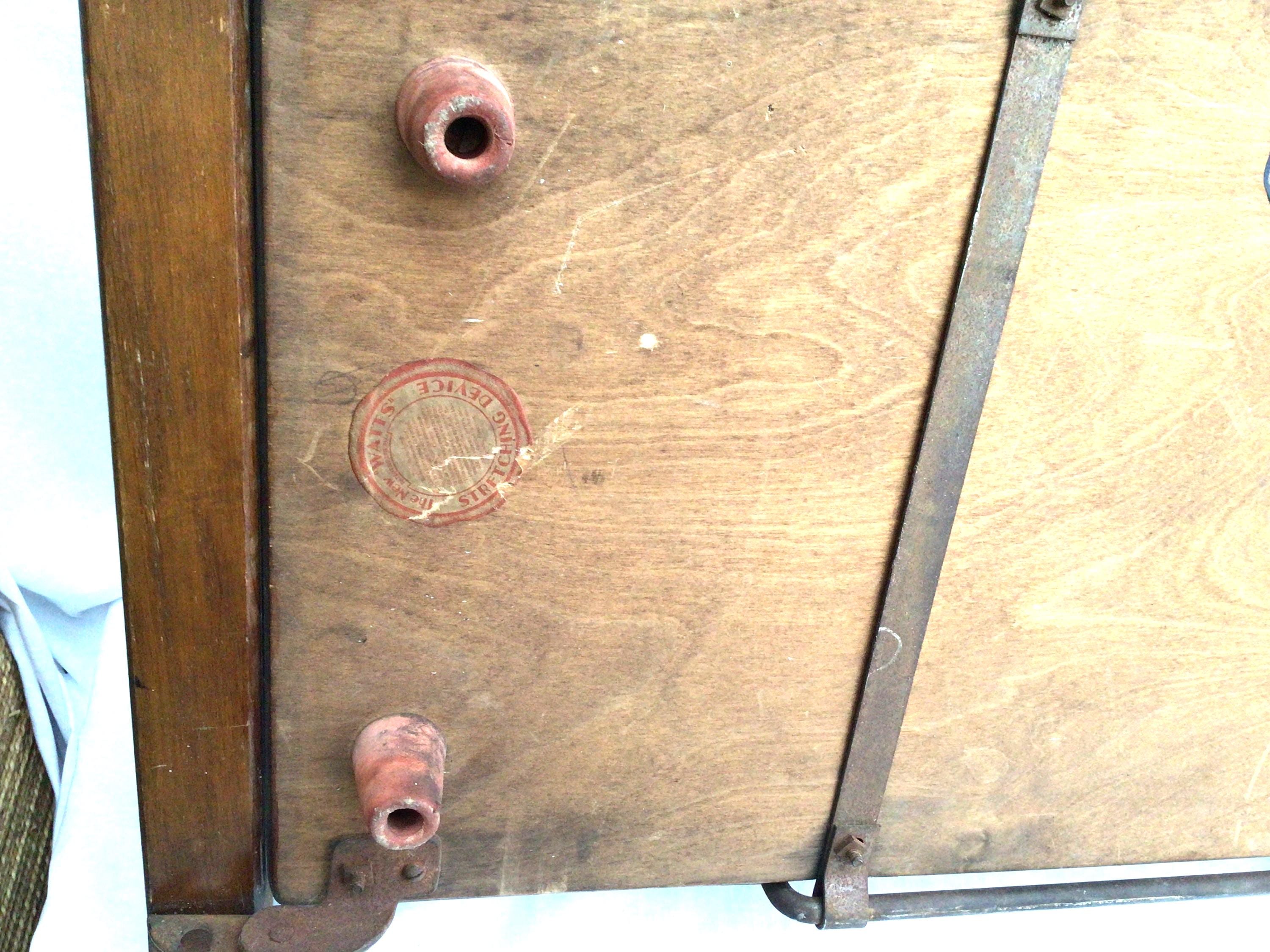 アンティークオーク製ズボンプレッサー - ワッツ・エンパイア