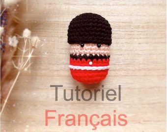 French - Keychain crochet tutorial Queen Elizabeth Royal Guard