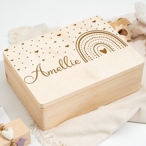 Erinnerungskiste Baby als Geschenk zur Geburt oder Taufe | Gravierte Personalisierte Erinnerungsbox aus Holz | Regenbogen Kiste mit Herzen