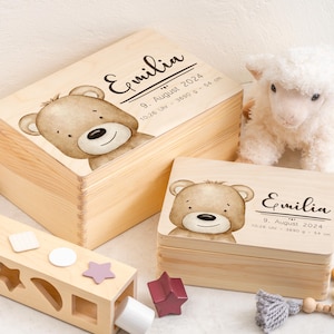 Erinnerungskiste Baby als Geschenk zur Geburt oder Taufe | Gravierte Personalisierte Erinnerungsbox aus Holz | Süßer Teddybären Kopf + Name