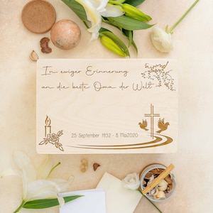 Boîte de deuil en bois personnalisée avec message individuel | Boîte à souvenirs avec bougie croisée et fleurs | Pour faire face au deuil