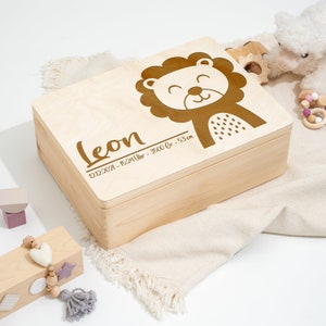 León genial + nombre y fechas de nacimiento | Caja de recuerdos de madera para bebés y niños | Caja de recuerdos personalizada | Caja de madera como regalo.