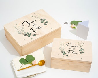 Personalized Wedding Memory Box | Wedding gift for married couples, groomsmen Keepsake newlyweds | Eucalyptus wreath + names
