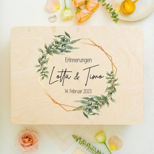 Erinnerungskiste Hochzeit Personalisiert | Hochzeitsgeschenk für Eheleute Pärchen Trauzeugen | Andenken Brautpaar | Goldener Blumenkranz