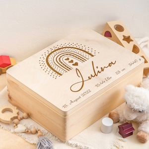 Caja de recuerdos bebé y niño - Caja de recuerdos personalizada caja de madera | Dulce arco iris boho con puntos y corazones, nombre y fechas.
