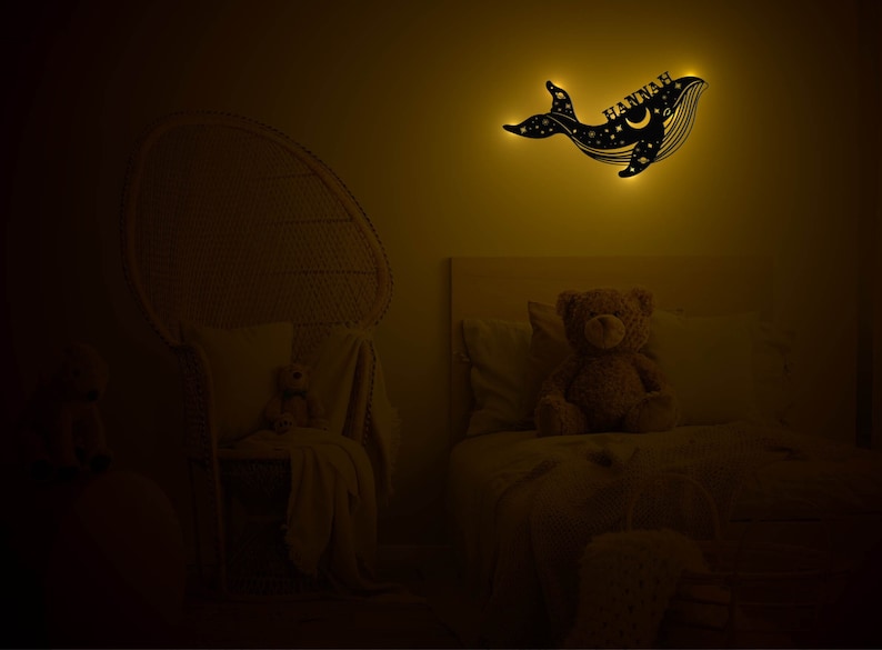 Luce notturna personalizzata Luce notturna per neonati e bambini lampada da parete in legno per ragazzi e ragazze Balena regalo decorativa a LED con il nome desiderato immagine 3