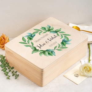 Mooie bloemenkrans met naam en trouwdatum + spreuk memory box bruiloft gepersonaliseerd | Huwelijkscadeau | Verlovingscadeau