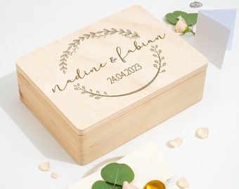 Caja de recuerdos de boda personalizada | Regalo de boda para matrimonios y padrinos de boda | Recuerdo recién casados | Corona de flores con nombre.