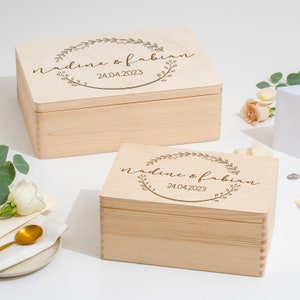 Erinnerungskiste Hochzeit Personalisiert Hochzeitsgeschenk für Eheleute paare und Trauzeugen Andenken Brautpaar Blumenkranz mit Namen zdjęcie 4