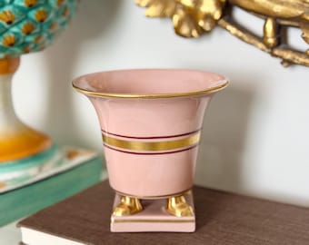 Jarrón antiguo de estilo Imperio Herend, rosa, con pie y base con banda dorada.