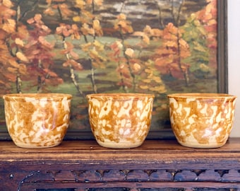 Juego de 3 tazas para natillas de esponja amarilla Rockingham Bennington, de color amarillo/marrón antiguo