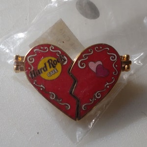 UNOPENED Hard Rock Cafe St. Valentine's Day 2001 Enameled Pin