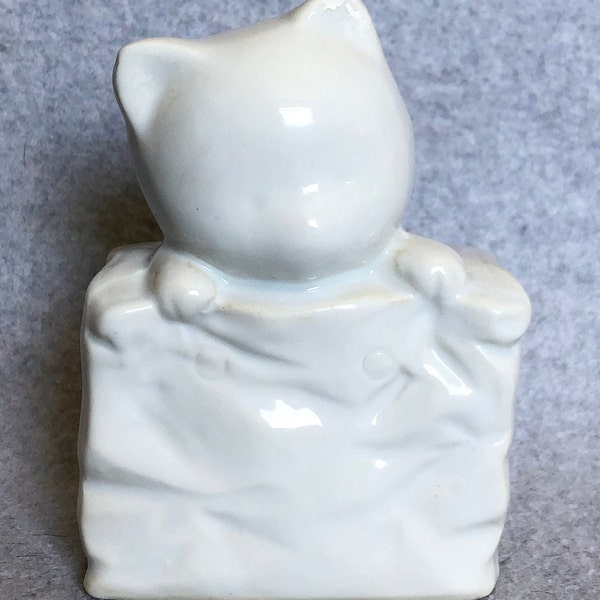 Vintage kitten in suitcase ceramic bank 4.25" EX!!! Early 1900's souvenir Marked G O T Probably German