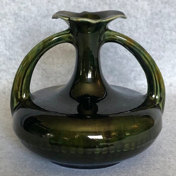 Mystery vintage American art pottery green standard glaze vase 5.5" with handles VG!!! Cambridge? Hampshire? Stockton?