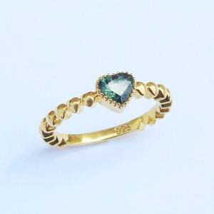 Genuine Green Sapphire Sterling Silver Ring–Vintage Style Heart Sapphire Engagement Ring–Textured Silver Ring–September Birthstone Ring