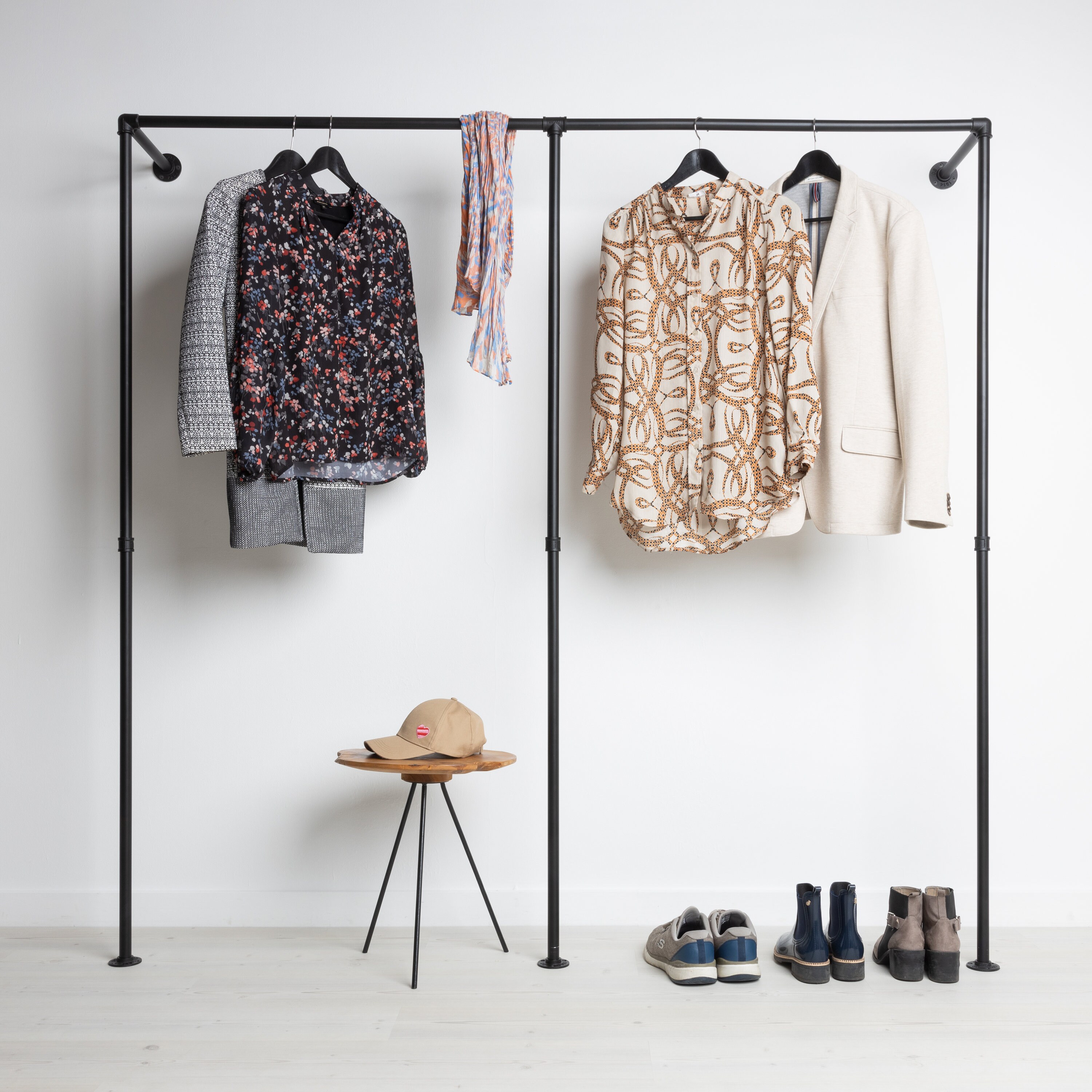 Clothes rack industrial LASSE II black - walk-in wardrobe - wall-mounted - industrial design - ready-to-assemble delivery