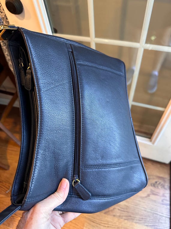Vintage Navy Blue Worthington Purse With Multi Compartments 5 Interior Compartments and 2 Exterior Pockets Etsy Canada