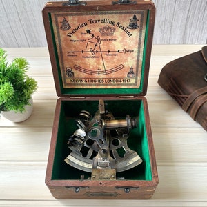 Werkende sextant nautisch messing, antiek maritiem navigatie-instrument met houten kist, astrolabium scheepsinstrument, navigatiesextant