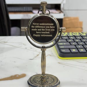 Regalo de jubilación para hombres, reloj de escritorio personalizado, regalo corporativo, regalos de jubilación para jefes, regalos de jubilación para profesores, reloj de mesa retro. imagen 7
