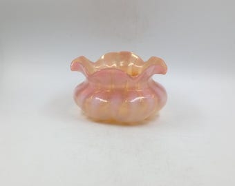 Pantin Vase Monot & Stumpf Opalescent Pink Glass Pigeon Throat Art Nouveau France 1900s crystal glassworks